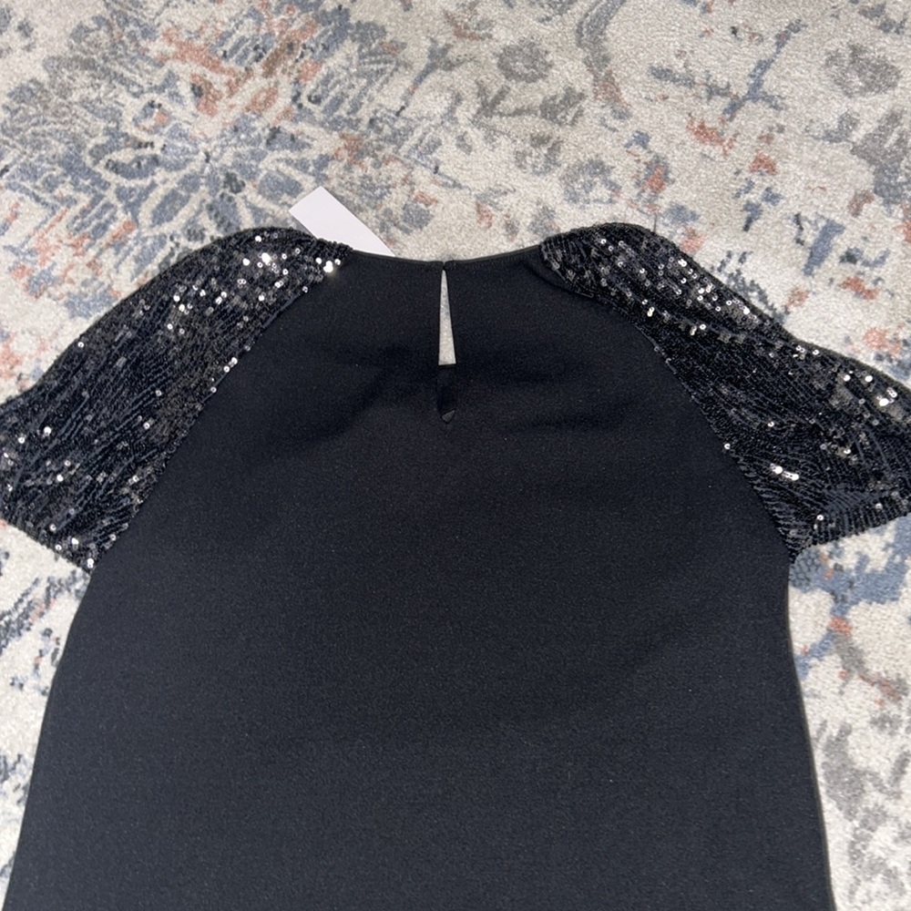 Ann Taylor dress shirt size small NWT. Retails 84.50